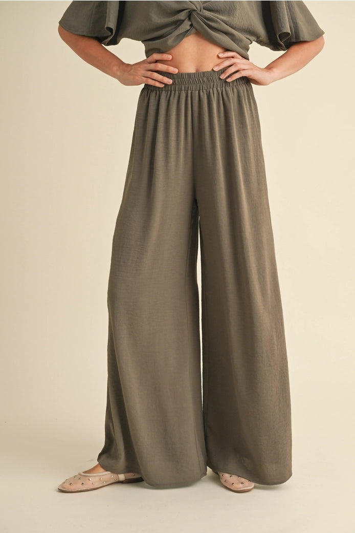 Tyla Flowy Pants- Brown