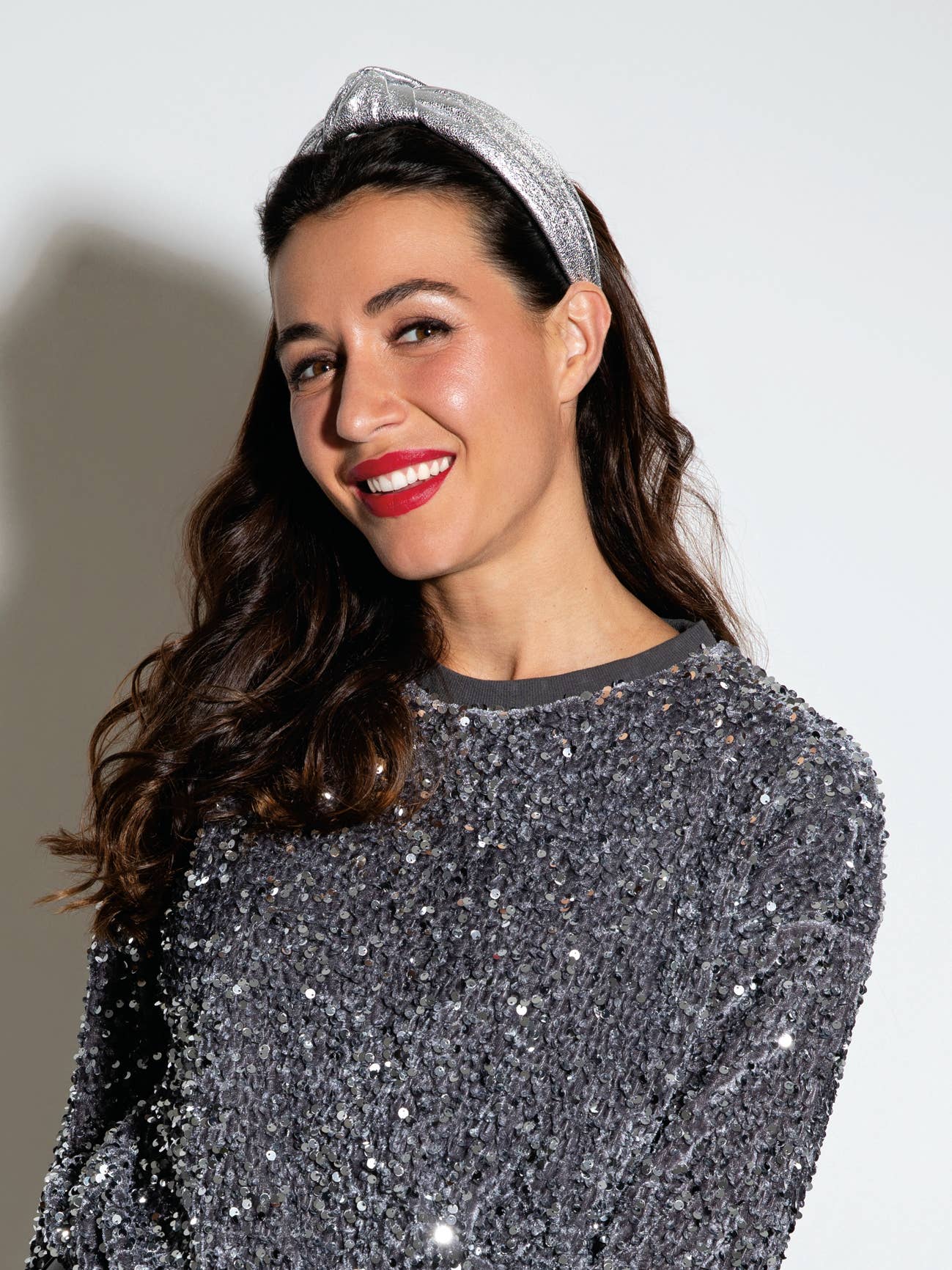 METALLIC KNOTTED HEADBAND: SILVER