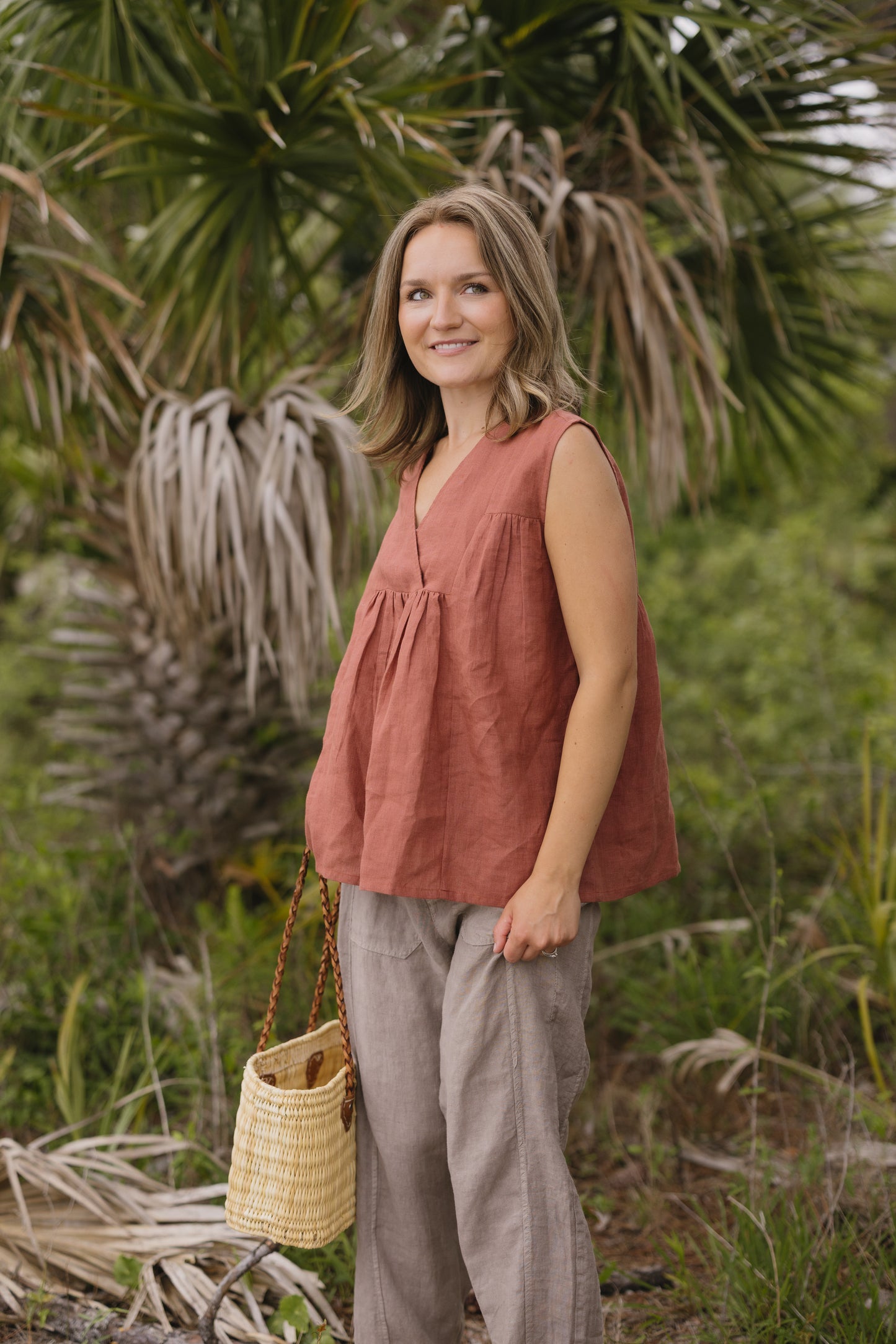 Linen Noir Top: Burl Wood