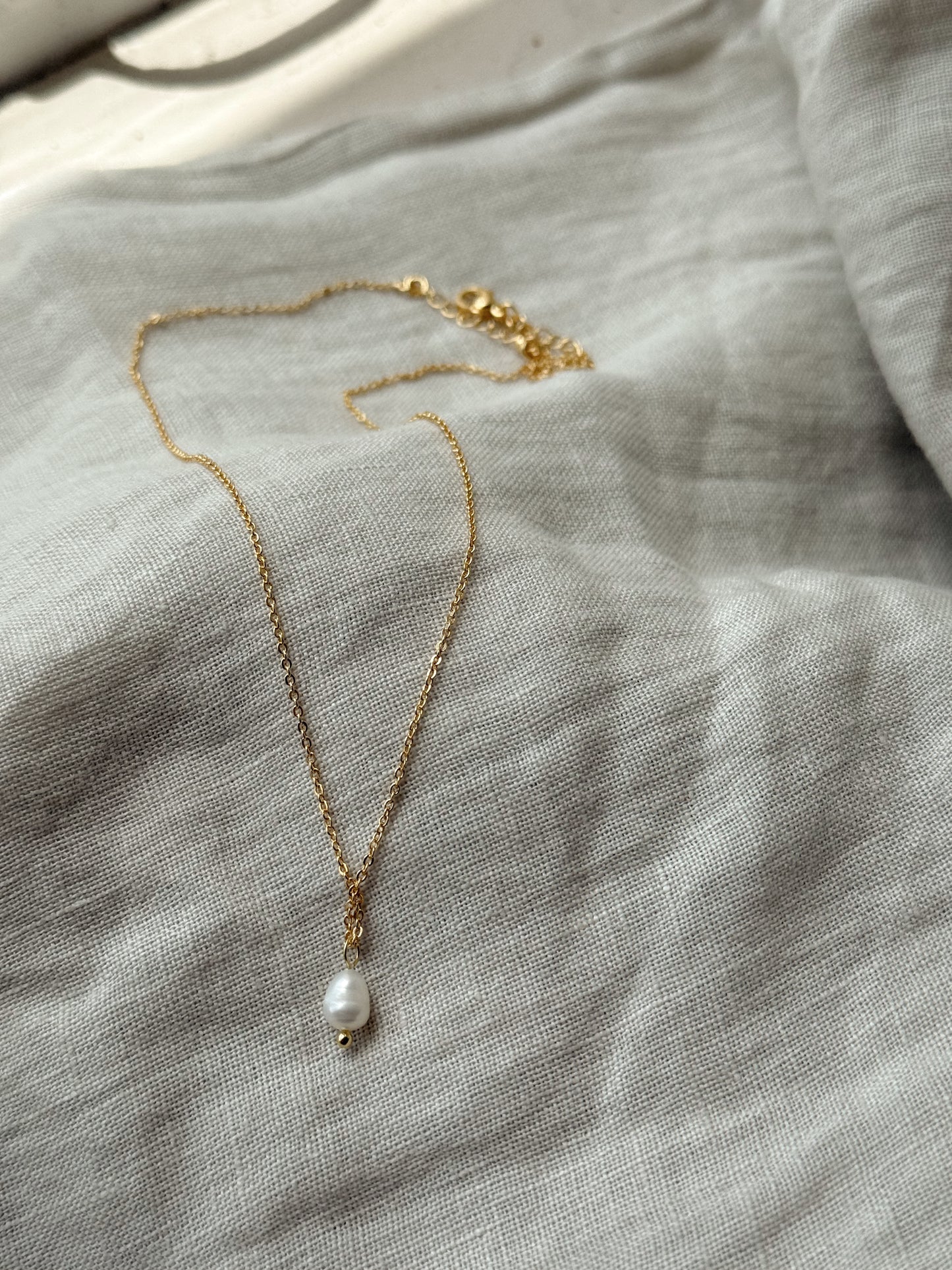 Dainty Pearl Necklace
