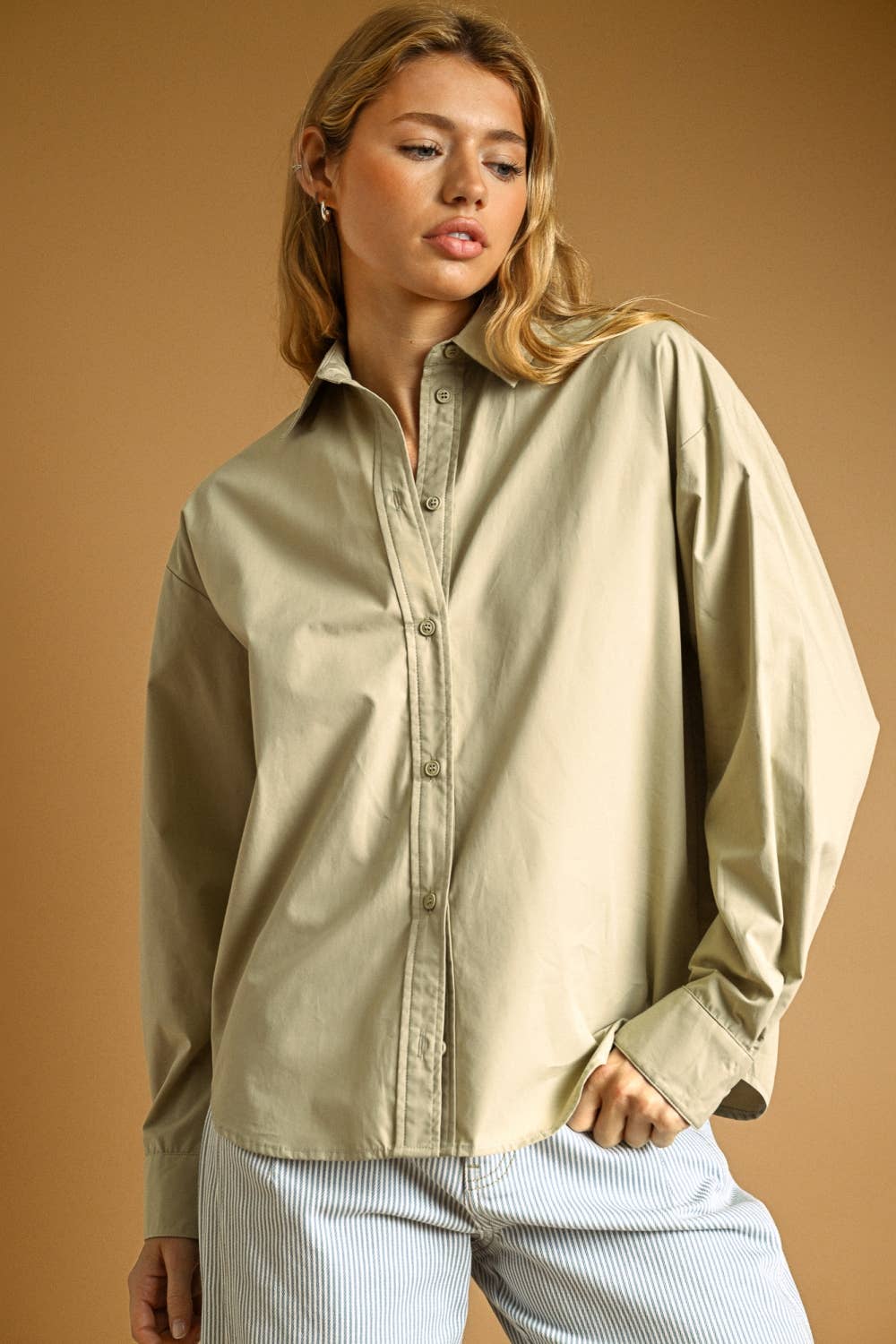 T7594   LONG SLEEVE BUTTONDOWN SHIRTS: WHITE / L