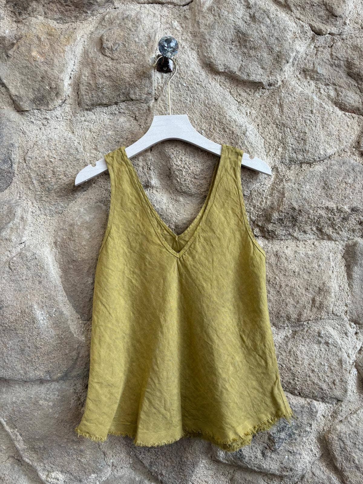 Ref-21591 Sleeveless T-shirt 100% linen: Beis
