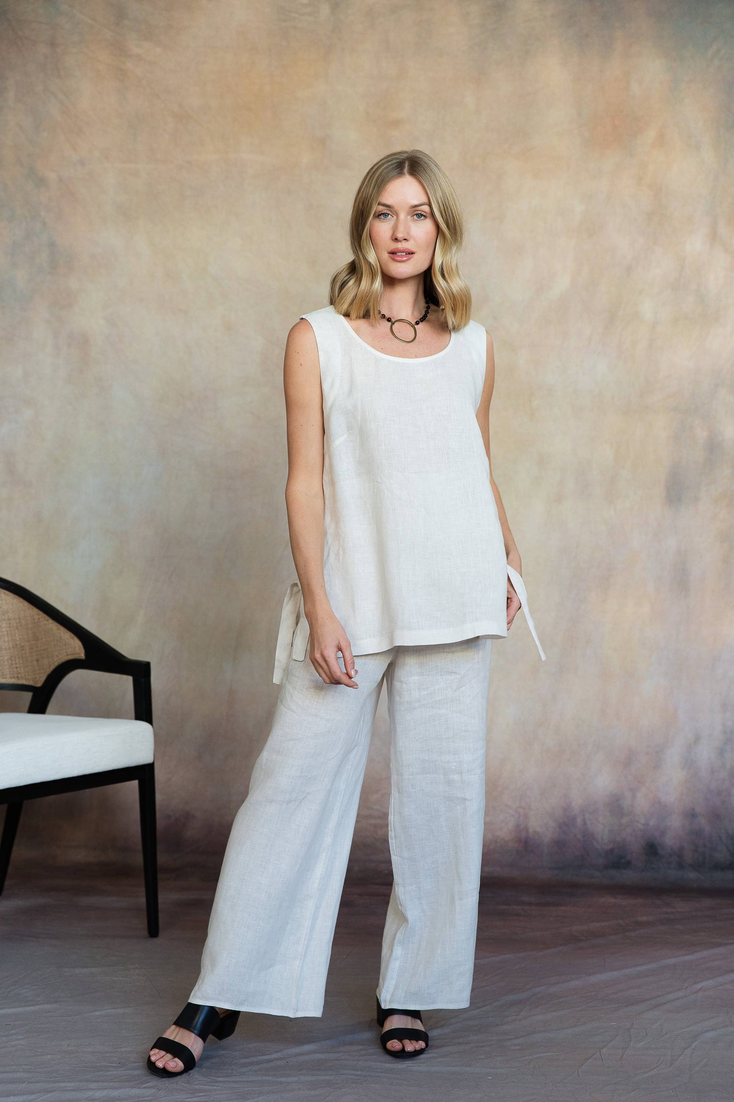 Brina Linen Top / Buff
